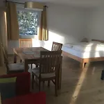 Karwendel-lodge Апартаменты Шарниц