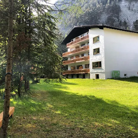 Апартаменты Karwendel-lodge Шарниц